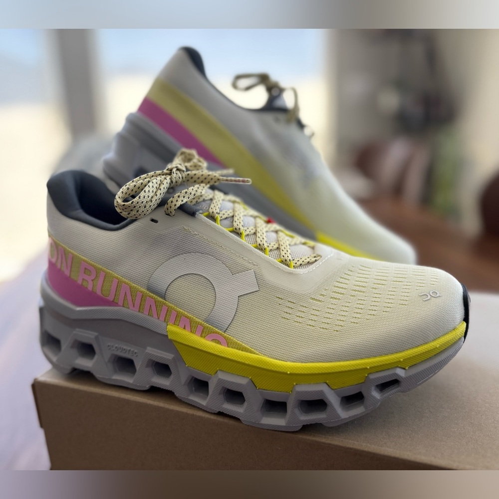 On Running | W’s Cloudmonster 2 | Limited Edition color | size 8.5